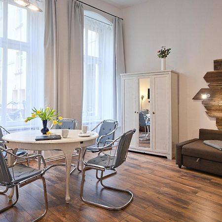 Quiet Courtyard Apartment Берлин Екстериор снимка