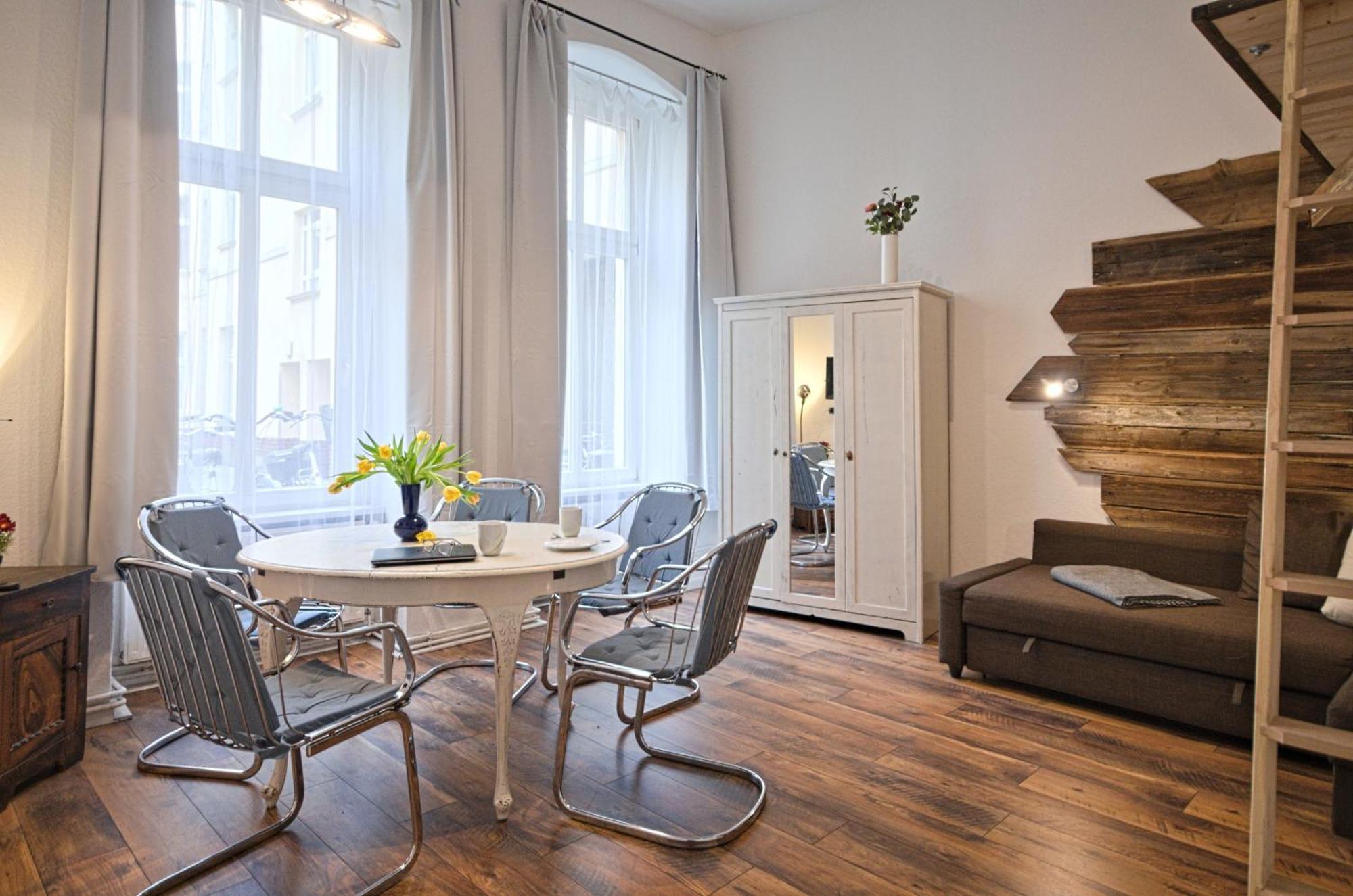 Quiet Courtyard Apartment Берлин Екстериор снимка